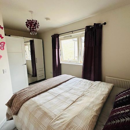 Modern 3 Bed Villa With Free Parking And Garden Close To City Center And Edinburgh Airport Buitenkant foto
