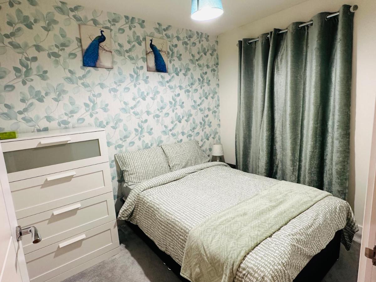 Modern 3 Bed Villa With Free Parking And Garden Close To City Center And Edinburgh Airport Buitenkant foto