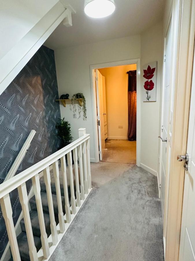 Modern 3 Bed Villa With Free Parking And Garden Close To City Center And Edinburgh Airport Buitenkant foto