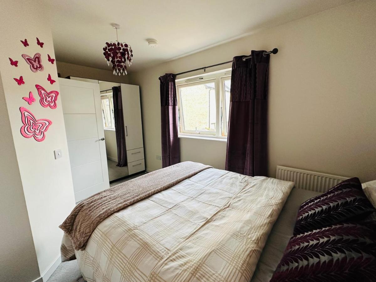 Modern 3 Bed Villa With Free Parking And Garden Close To City Center And Edinburgh Airport Buitenkant foto