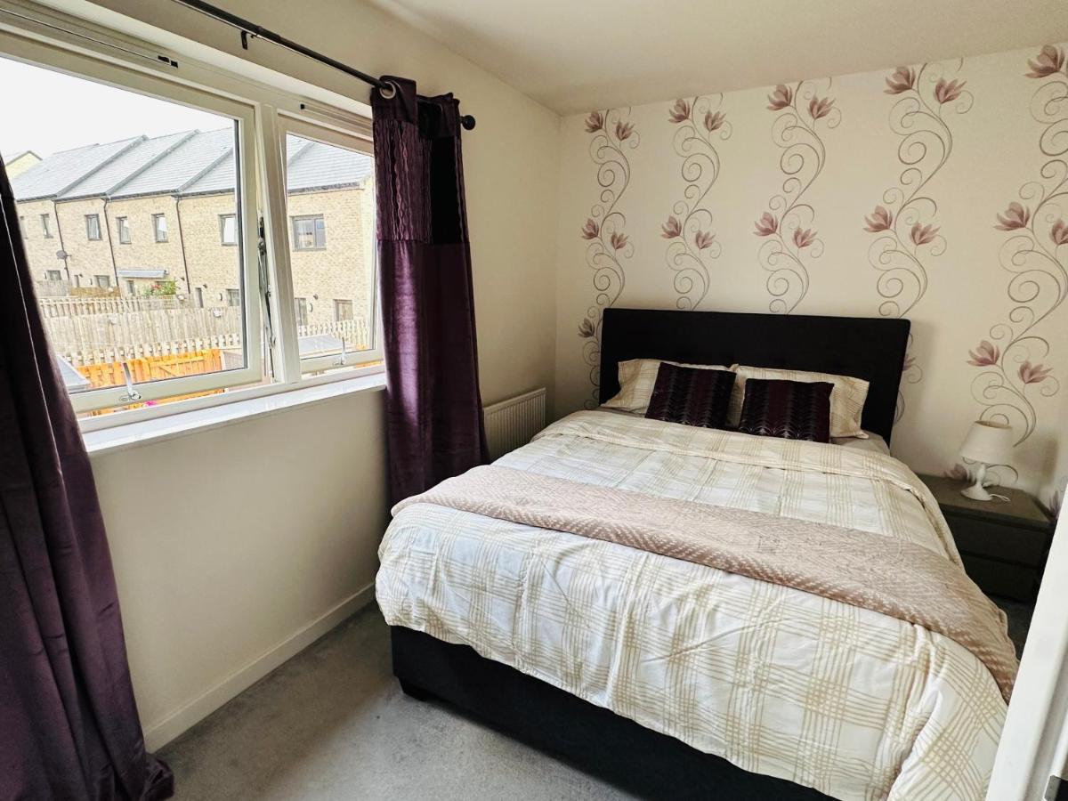 Modern 3 Bed Villa With Free Parking And Garden Close To City Center And Edinburgh Airport Buitenkant foto