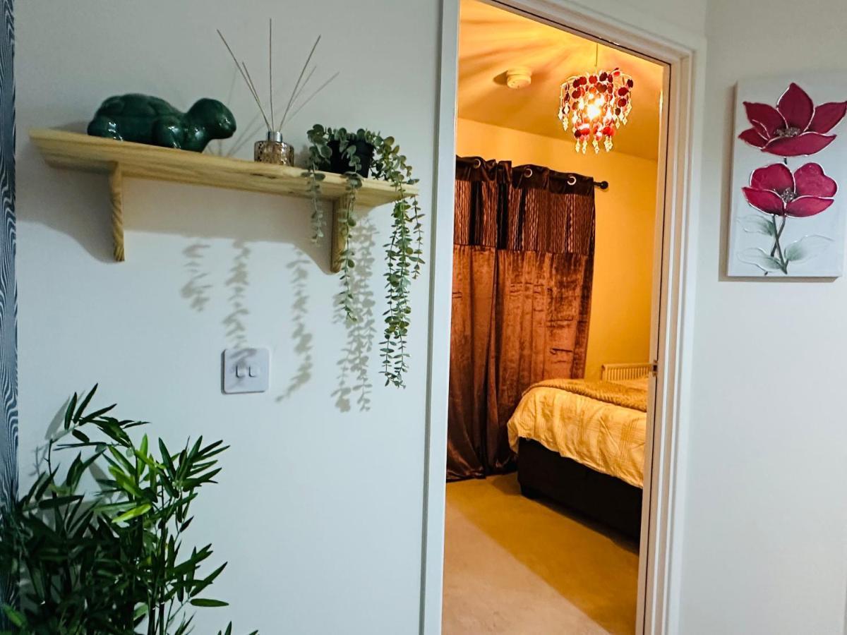 Modern 3 Bed Villa With Free Parking And Garden Close To City Center And Edinburgh Airport Buitenkant foto